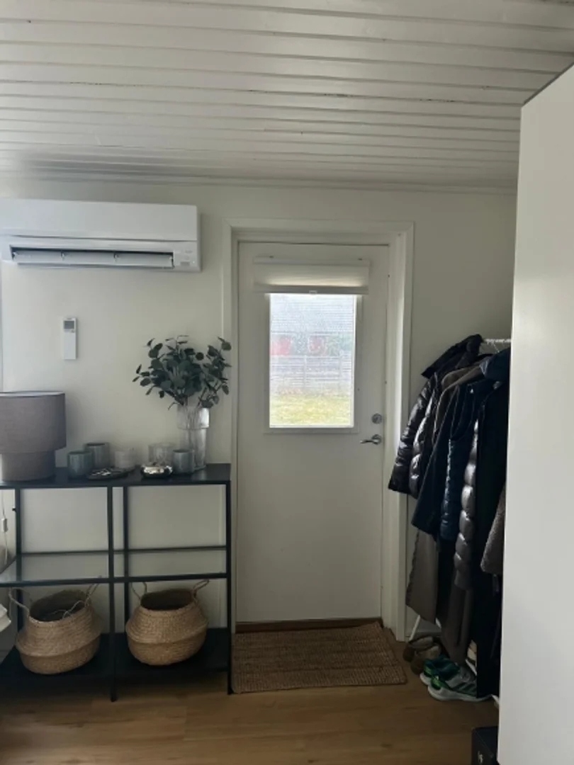  bölgesinde tam olanaklara sahip modern öğrenci stüdyosu