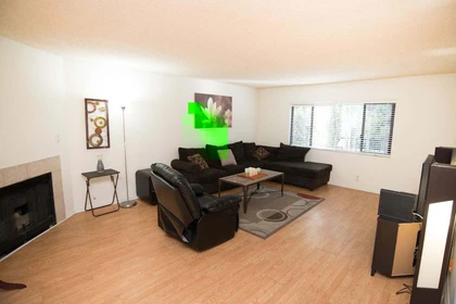 Private room at Pelham Avenue, image 25 of 32