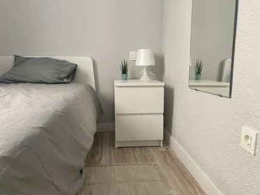 Quarto para alugar num apartamento partilhado em Alicante-alacant