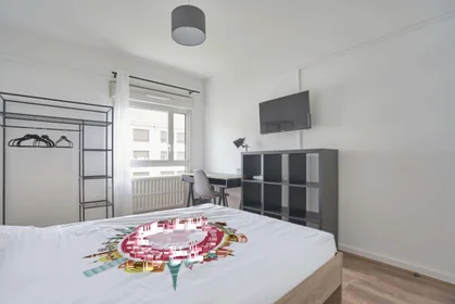 Quarto privado em 5 Rue Cardinal Suhard, 51100 Reims, France, imagem 2 de 14