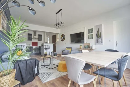Quarto privado em 5 Rue Cardinal Suhard, 51100 Reims, France, imagem 7 de 14