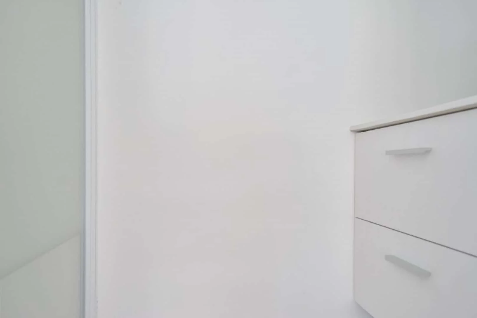 Quarto de estudante em  com área de estudo e instalações partilhadas