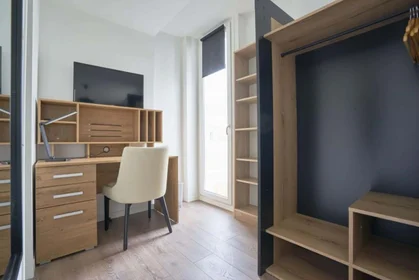 Privatzimmer in der 1 Rue Lagrive, 51100 Reims, France, bild 2 von 18