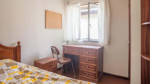 Quarto privado em R. Pinheiro Chagas 46, 3000-145 Coimbra, Portugal, imagem 1 de 6