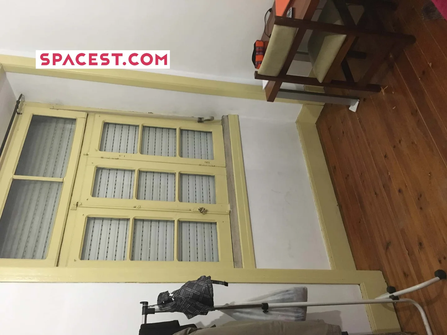 'de öğrenci dairesinde, tamamen mobilyalı kiralık oda