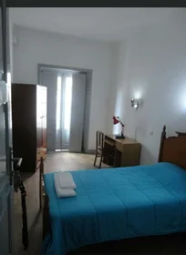 Chambre privée à Praça do Comércio 28, 3000-116 Coimbra, Portugal, image 1 de 14