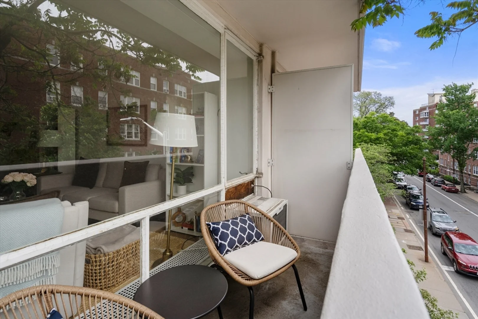 29, Concord Ave., Unit 410, Harvard Square, Cambridge, MA, 02138