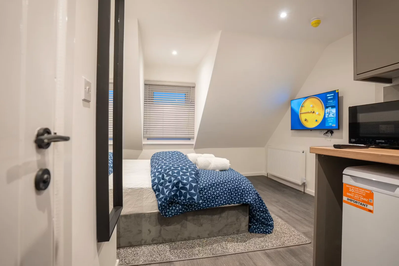 Chambre abordable pour les étudiants avec un bon éclairage dans 