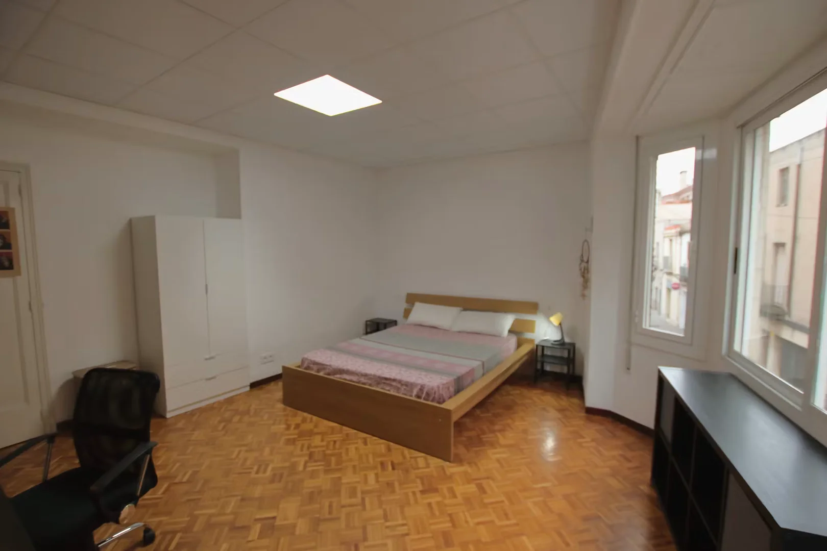 Quarto acolhedor para estudantes disponível em 