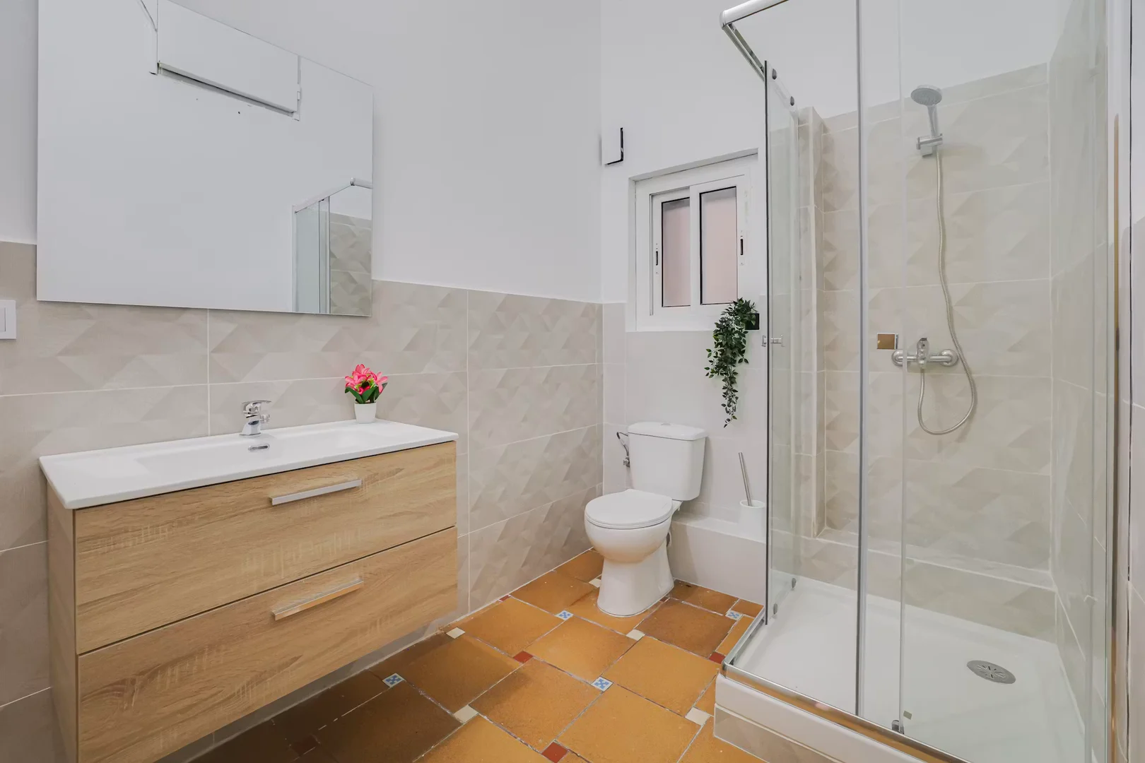 Quarto de estudante económico com localização conveniente em 