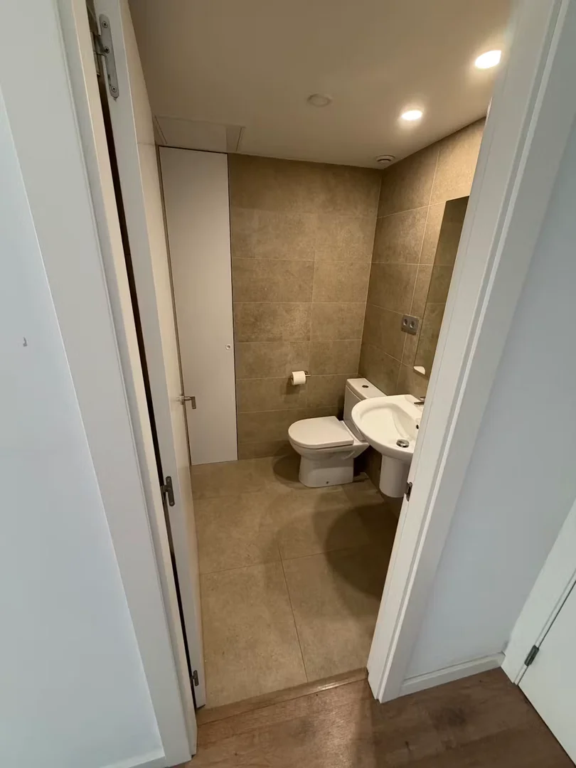 'da ders çalışmak için mükemmel olan fonksiyonel öğrenci odası