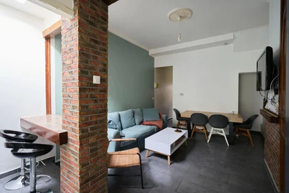 Chambre privée à 36 rue des Secouristes, image 1 de 10