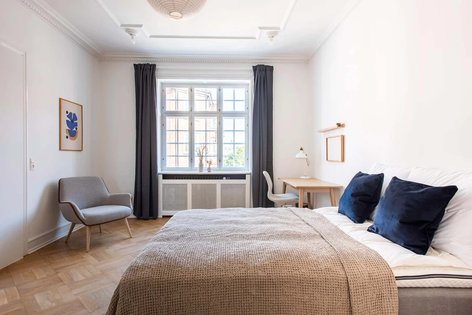 Chambre conviviale pour les étudiants dans  avec des équipements modernes
