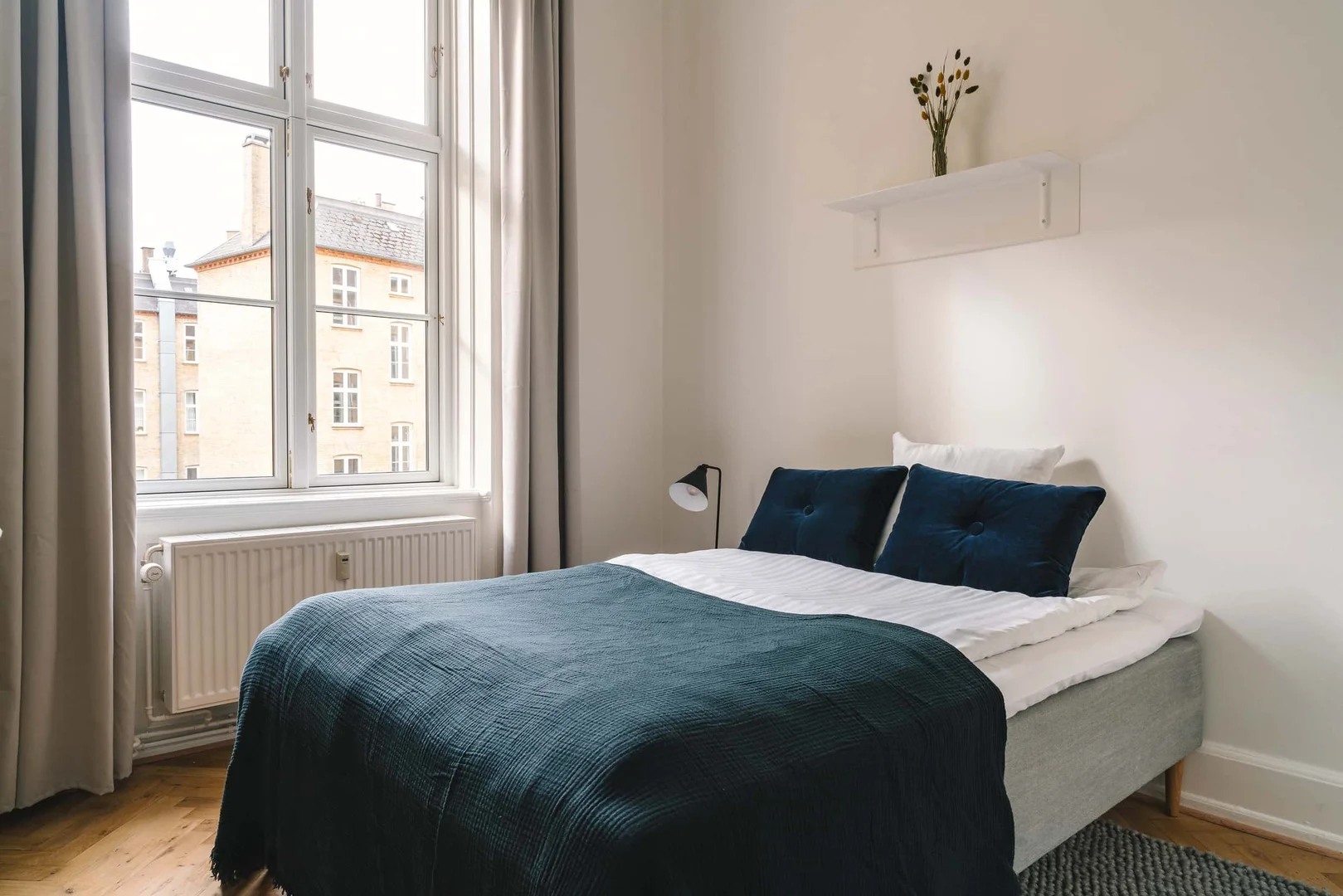 Economical student room with convenient location in