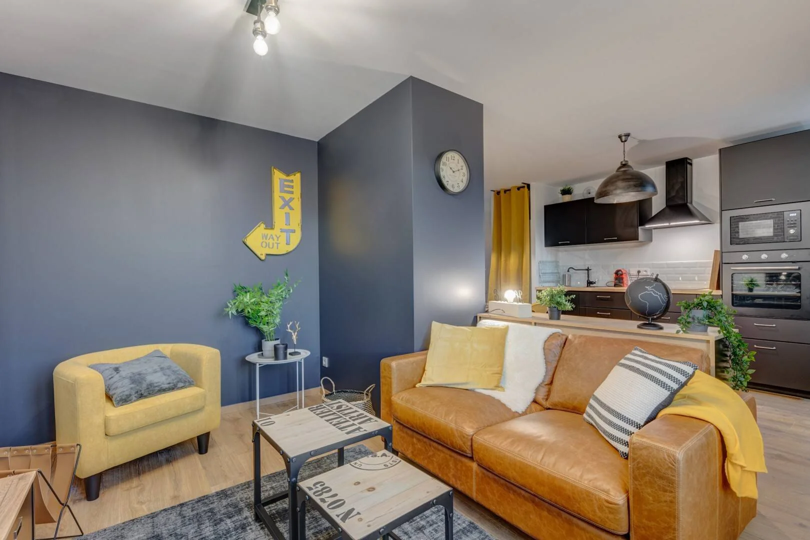 Student-friendly room in  with modern amenities