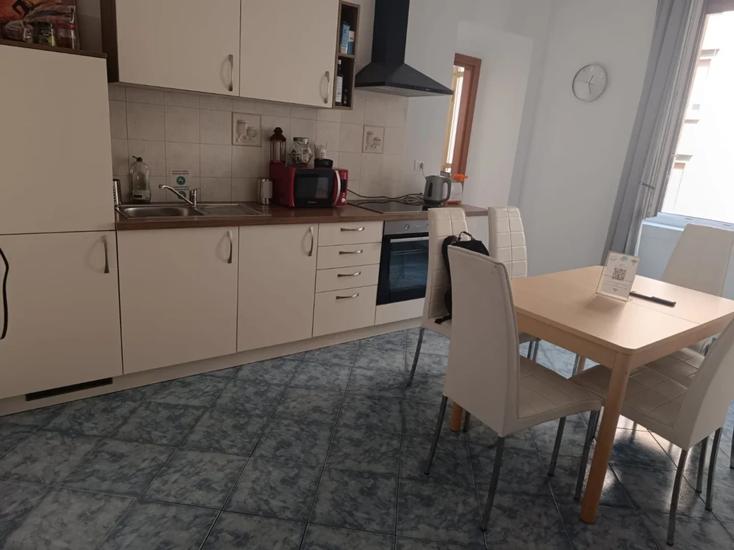 Habitación para estudiantes en  con modernas comodidades