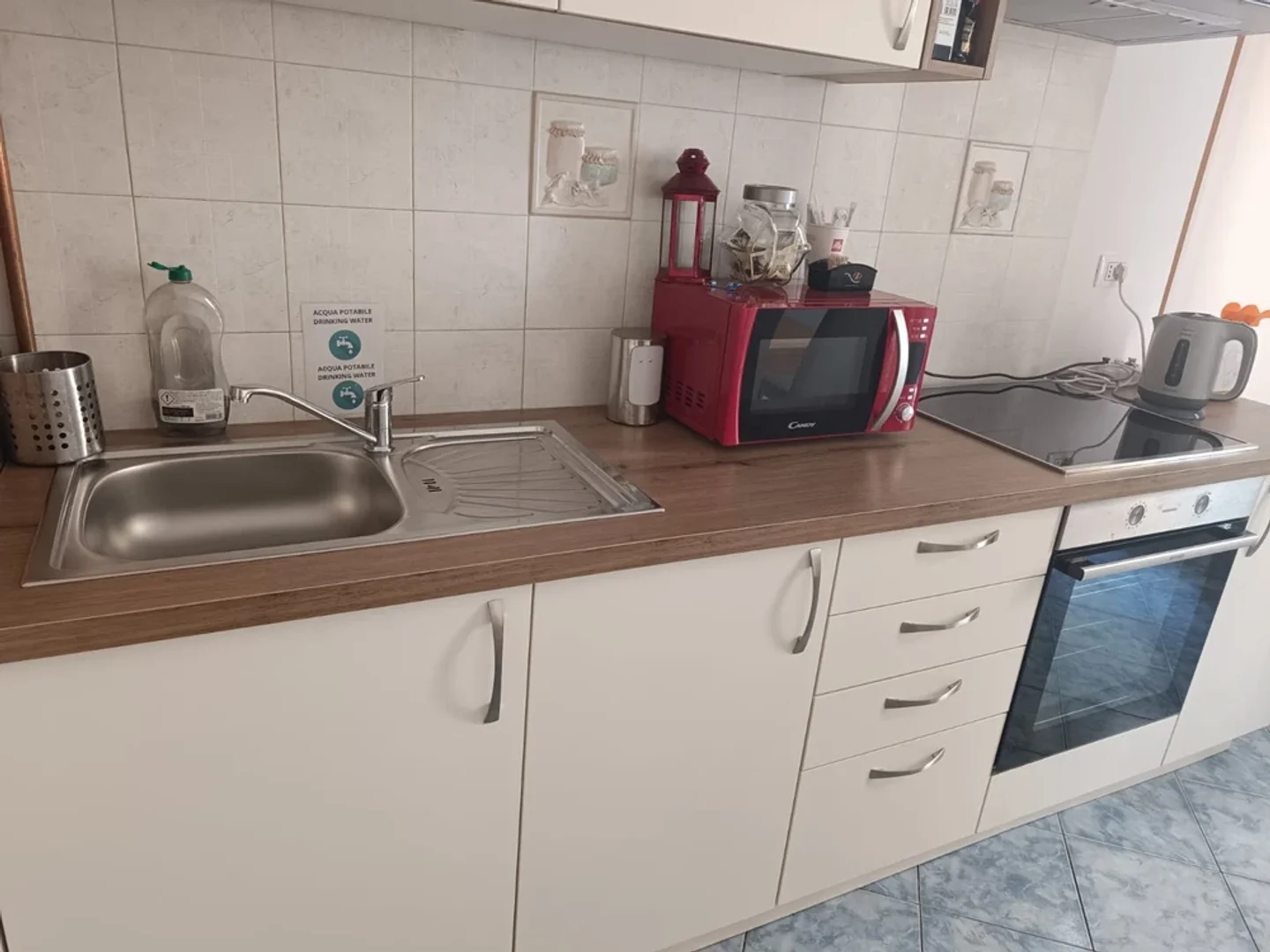 Habitación estudiantil económica con ubicación conveniente en 