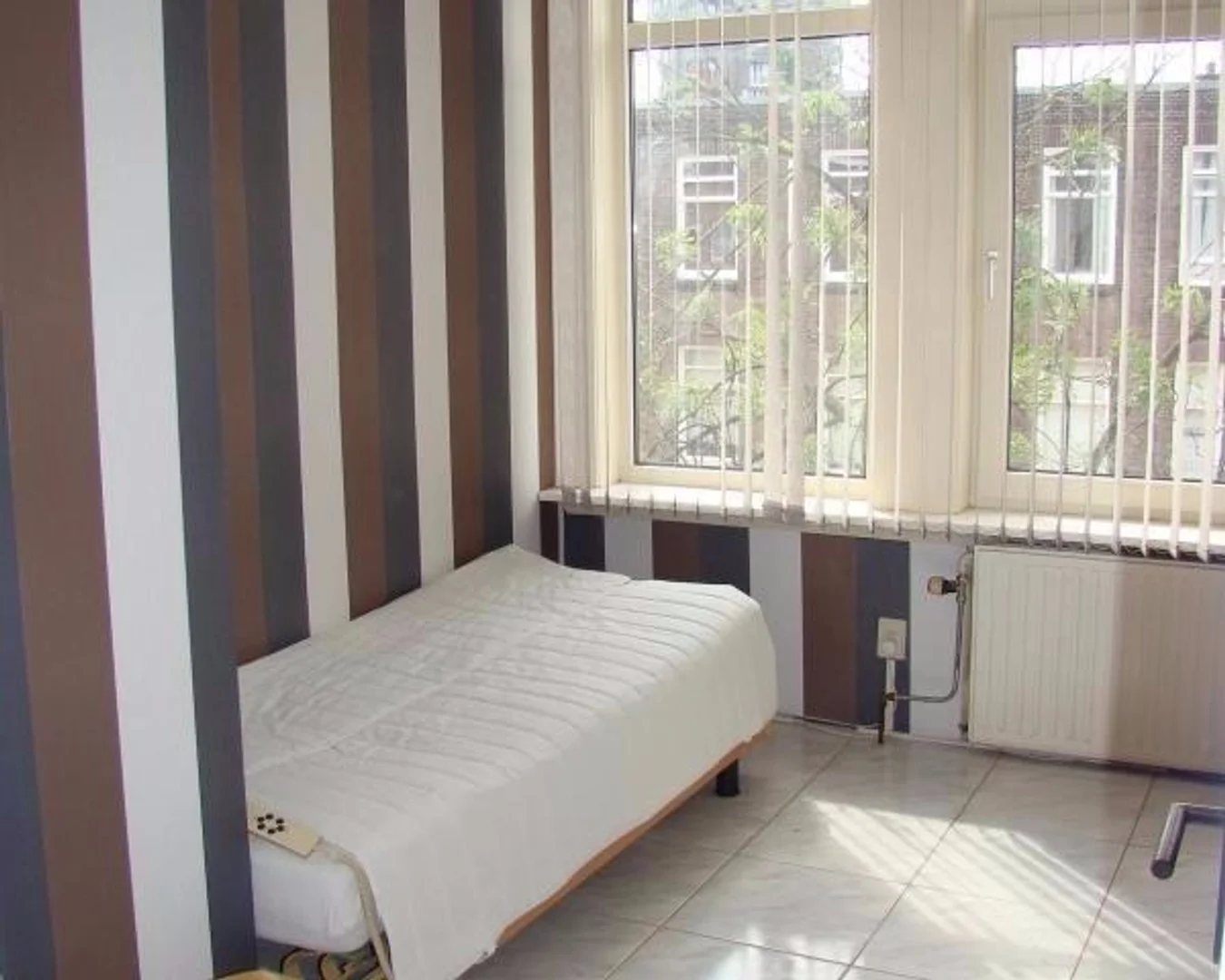 Economical student room with convenient location in 