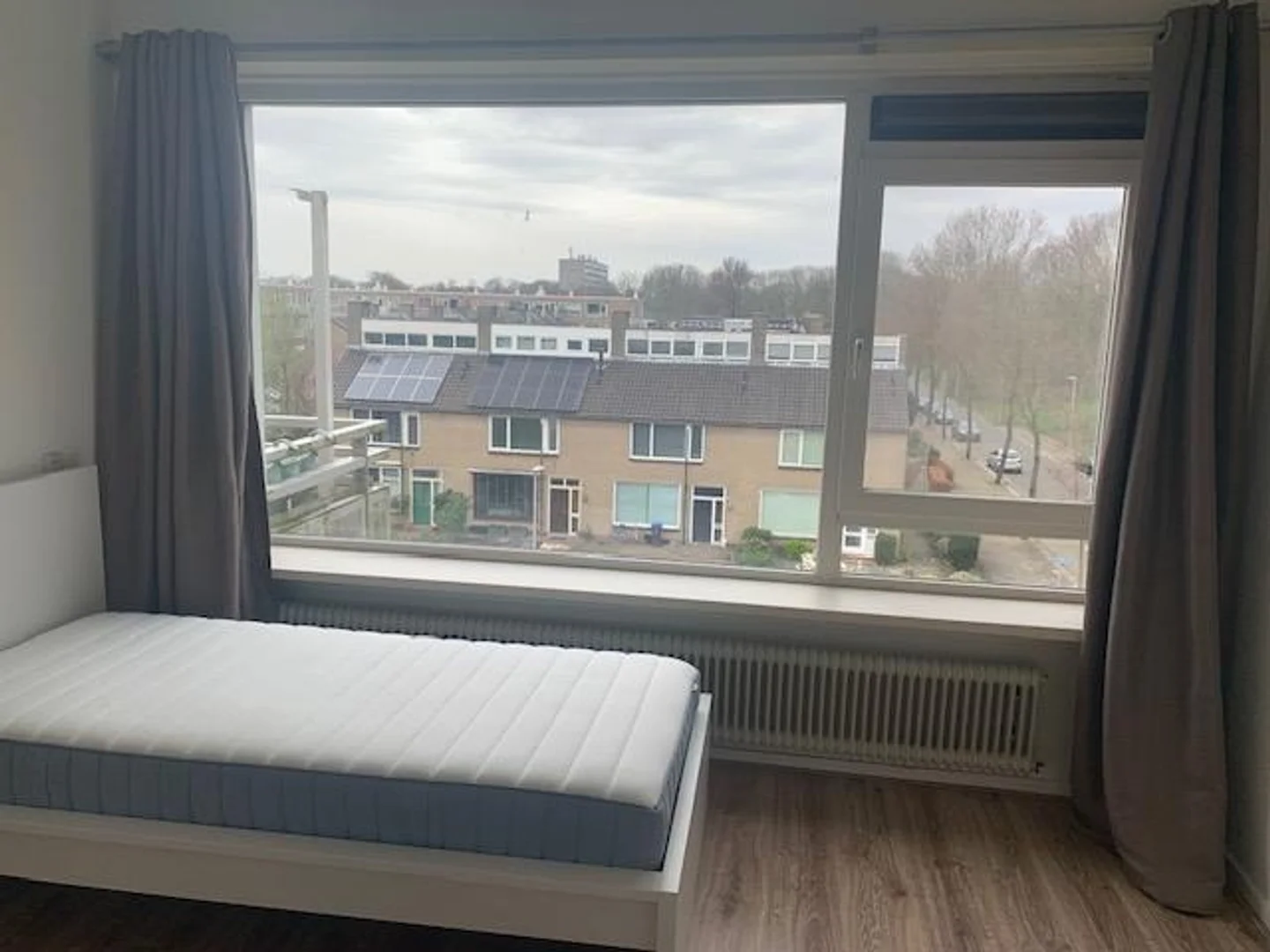 Habitación para estudiantes en  con área de estudio y facilidades compartidas