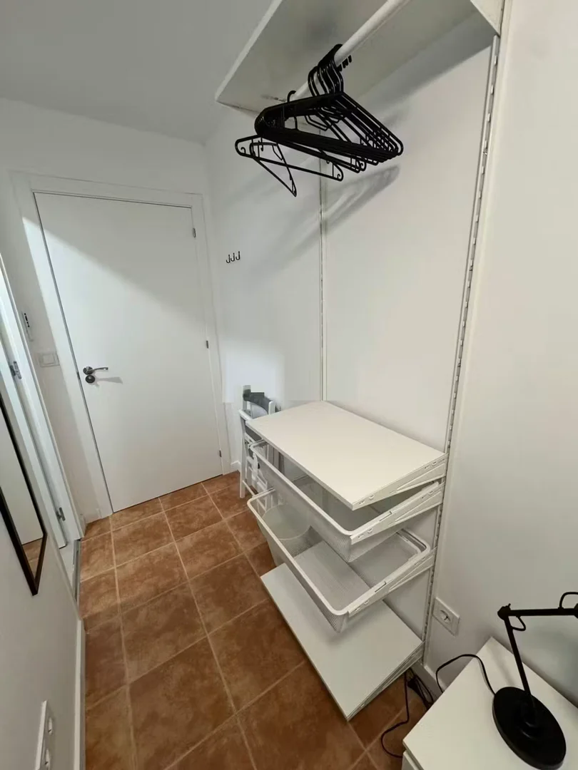 Quarto acolhedor para estudantes disponível em 