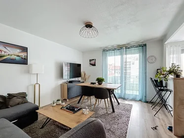 Całe miejsce Rue Morel Ladeuil, Jaude-Fontgiève-Saint-Alyre, obraz 2 6