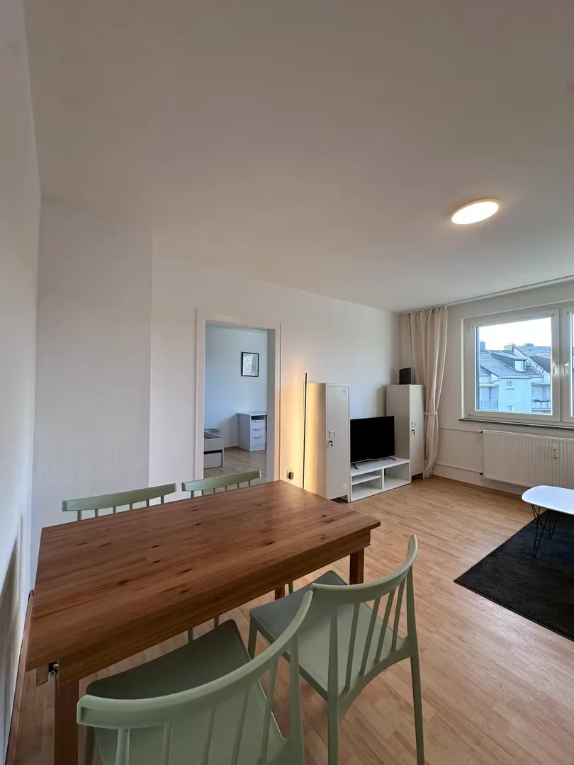 Helles und luftiges Studentenzimmer mit einfachem Zugang zur Universität in 
