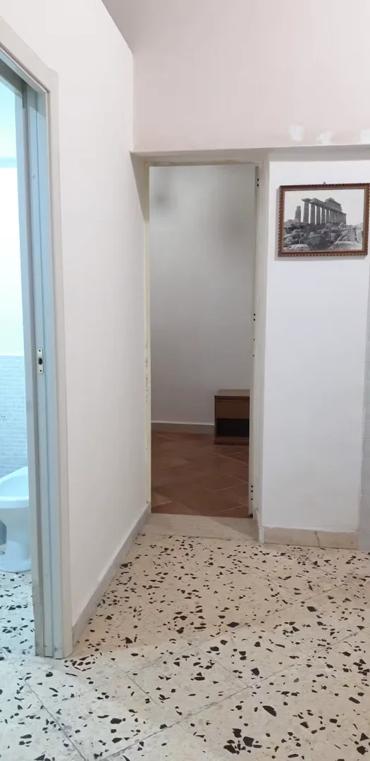 Camera per studenti economica con posizione comoda a 