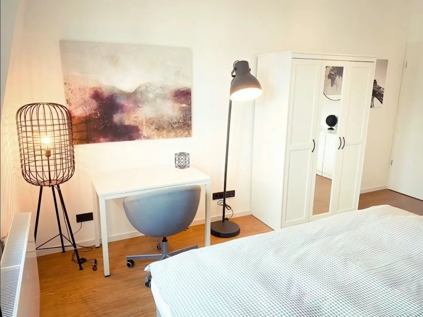 Cozy room for students available in 