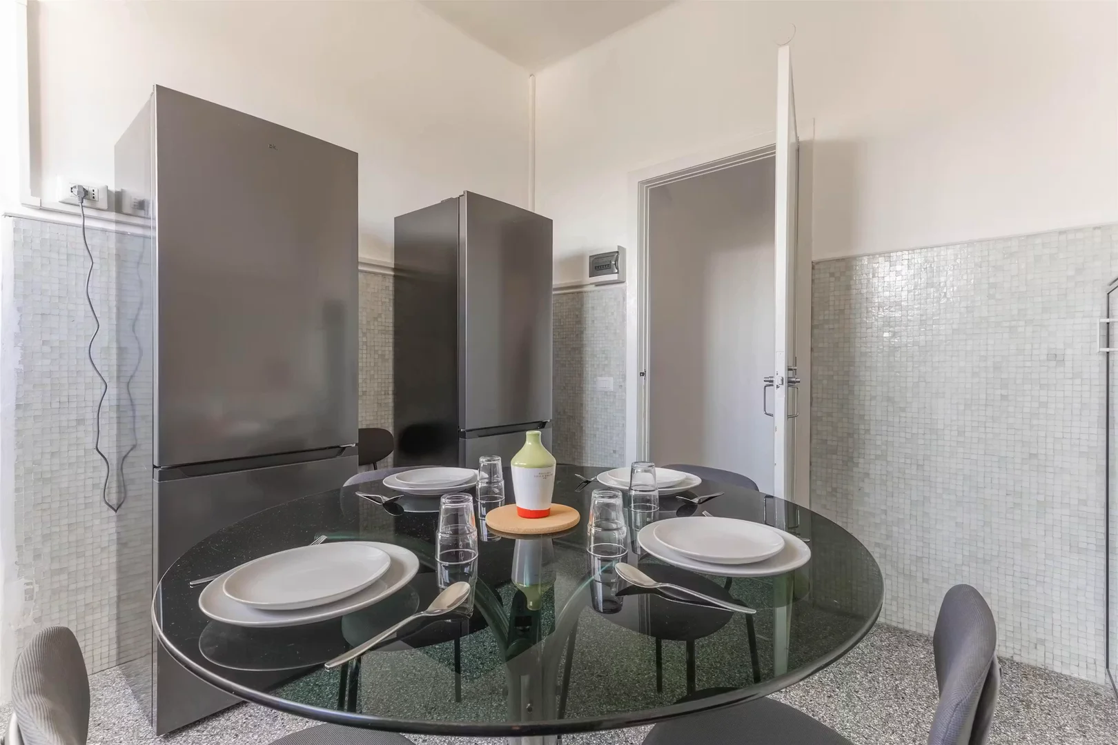 Quarto para alugar em apartamento de estudantes em , totalmente mobilado