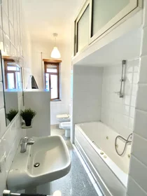 Private room at Via Prospero Petroni, Murat, image 7 of 10