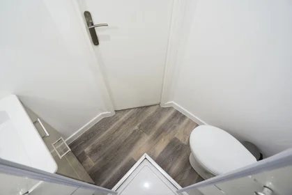 Privatzimmer in der 28 rue de la Phalecque, bild 22 von 22