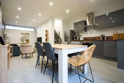 Privatzimmer in der 28 rue de la Phalecque, bild 7 von 22