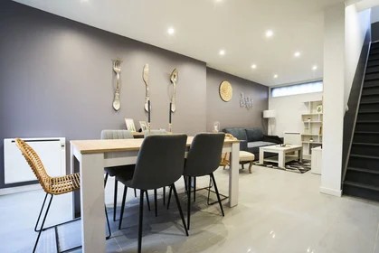 Privatzimmer in der 28 rue de la Phalecque, bild 8 von 22
