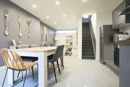 Privatzimmer in der 28 rue de la Phalecque, bild 9 von 22