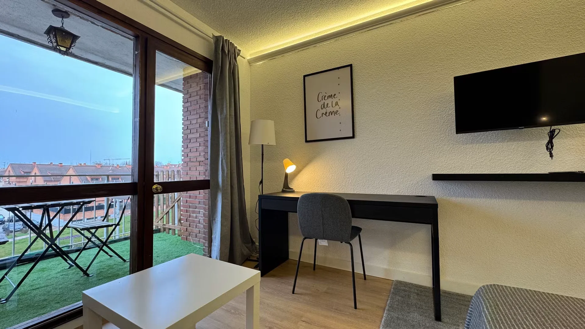 Cozy room for students available in 