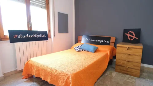 Stanza privata in Via Andrea Cordedda, , immagine 1 di 10