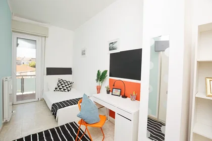 Stanza privata in Via Carlo Cattaneo, , immagine 1 di 10