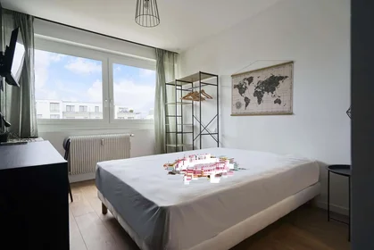 Quarto privado em 4 Pl. de la Division de Fer, 54000 Nancy, France, imagem 1 de 10