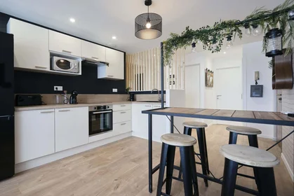 Habitación privada en 4 Pl. de la Division de Fer, 54000 Nancy, France, imagen 13 de 23