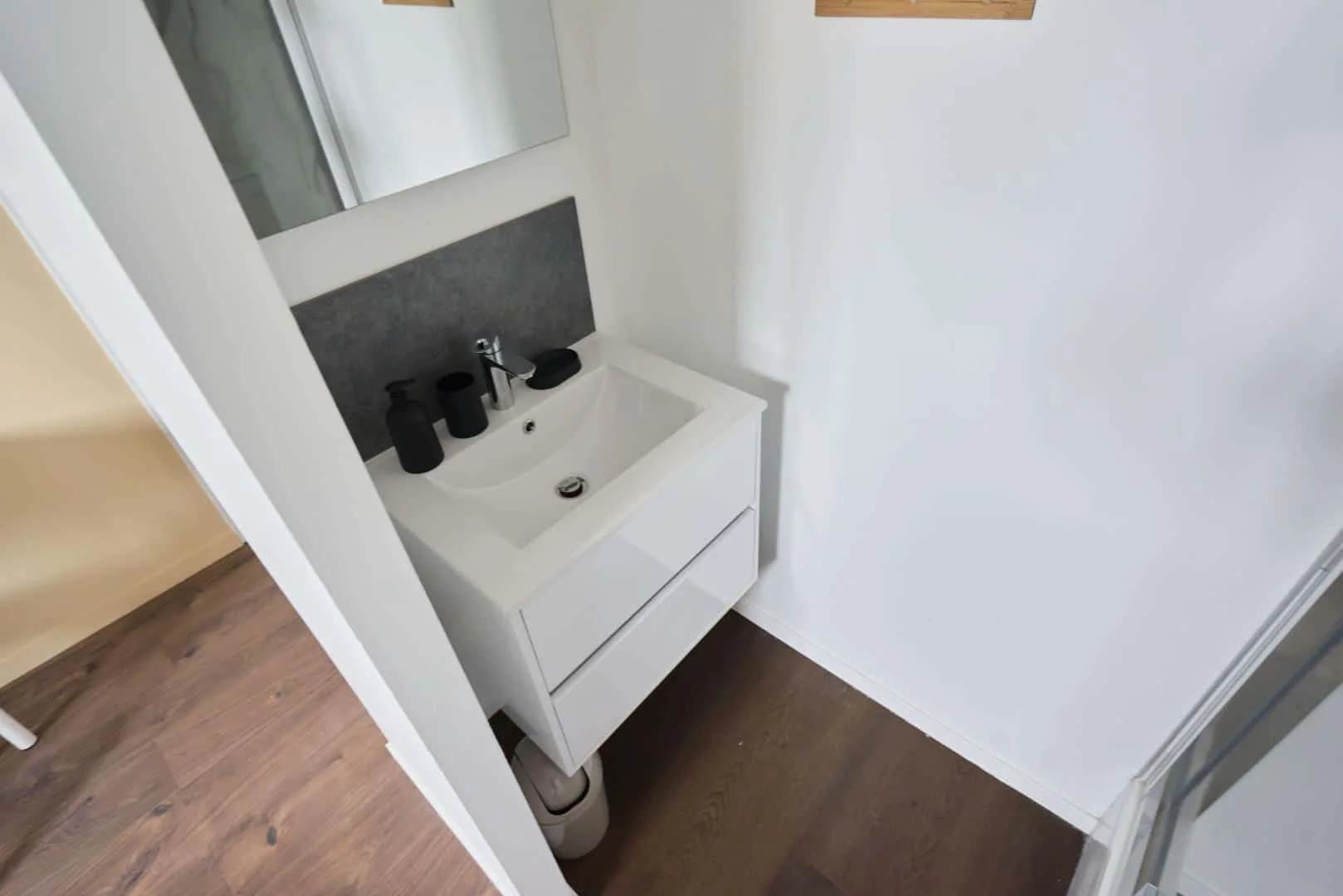 Functional student room perfect for studying in 