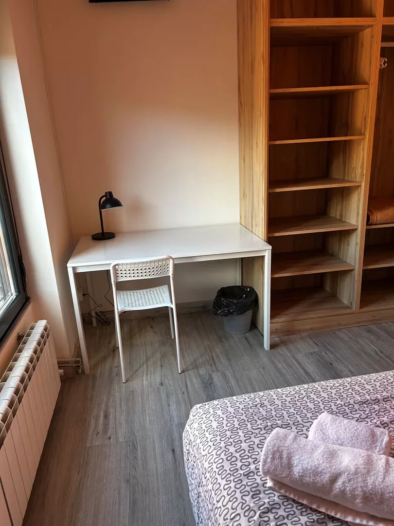 Wygodny i przestronny pokój studencki w 