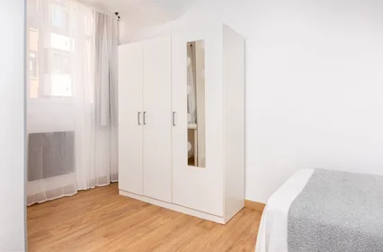Privatzimmer in der Calle Arquitecto Tioda, Vallobín, bild 9 von 10