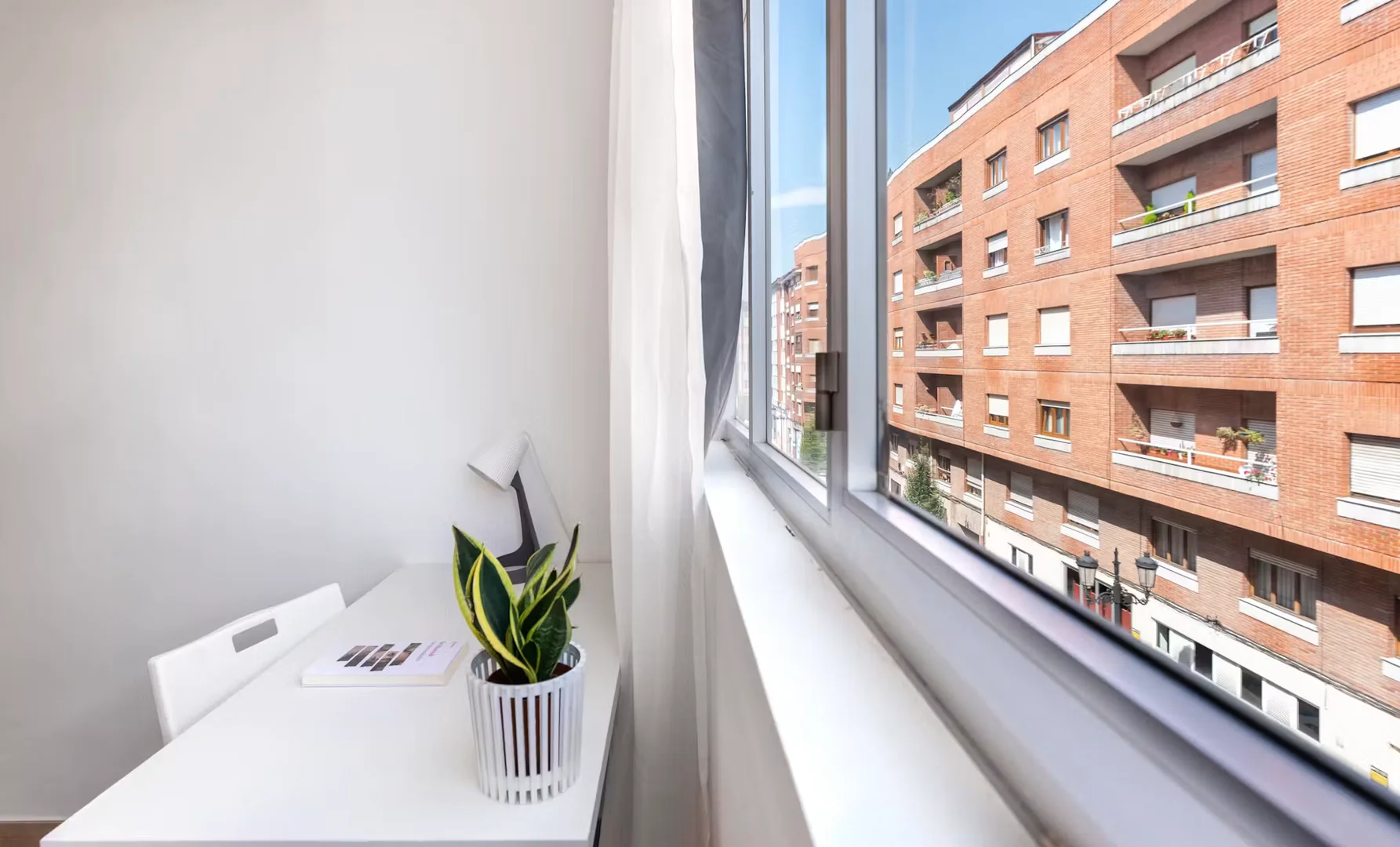 Quarto amigo do estudante em com comodidades modernas
