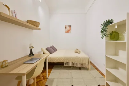 Chambre privée à Avenida Almirante Reis, Lisbon, image 1 de 10