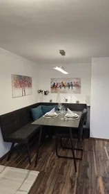 Entire apartment at Enzingergasse, Kleingmain, image 2 of 8