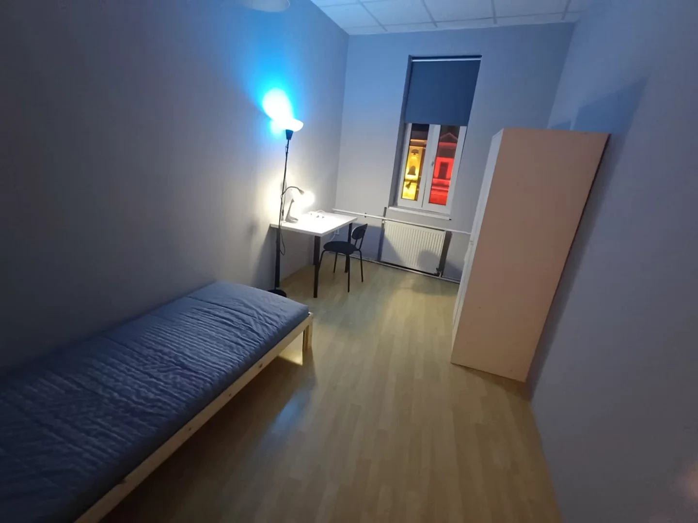 bölgesinde konforlu ve ferah öğrenci odası