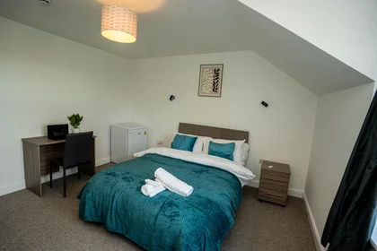 Alojamiento entero en Queens Court Road, Stoke-on-Trent, imagen 2 de 10