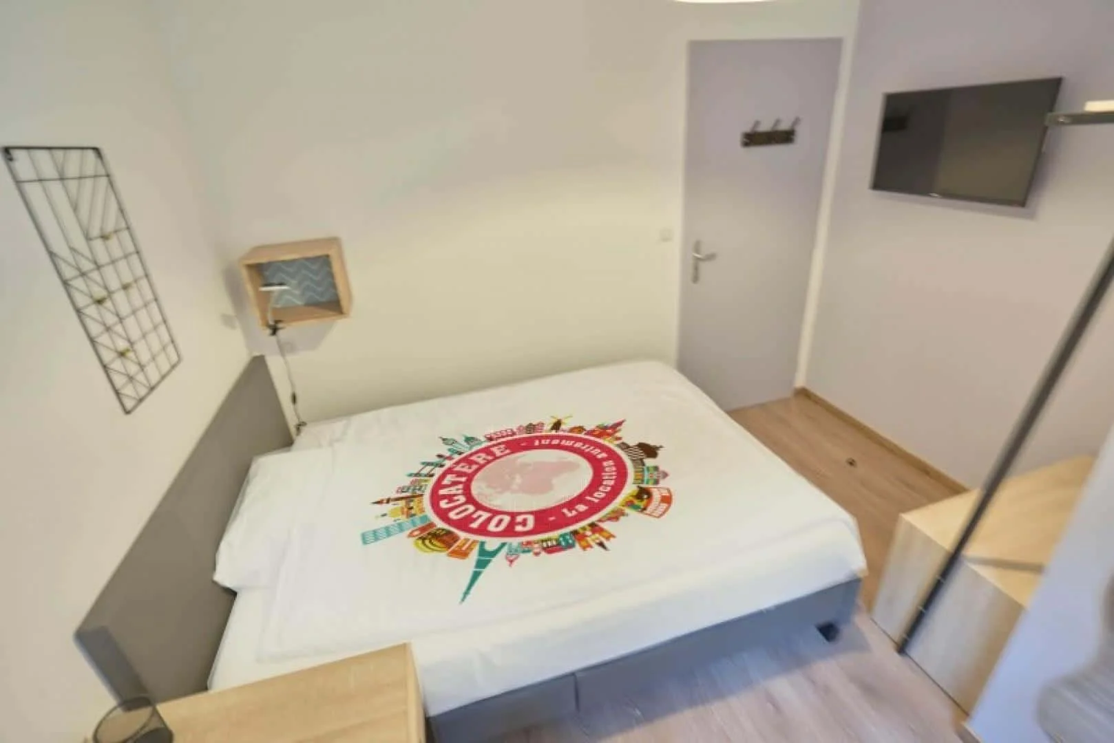 Habitación estudiantil amplia y cómoda en 