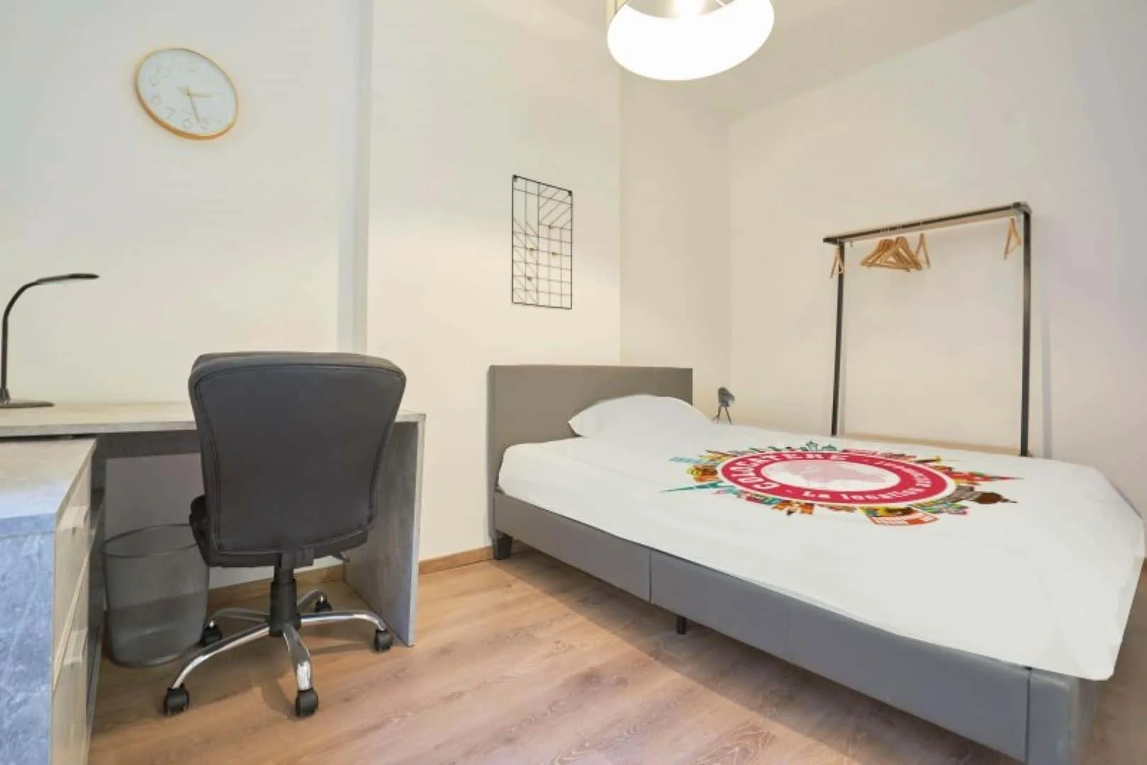 Habitación asequible para estudiantes con buena iluminación en 