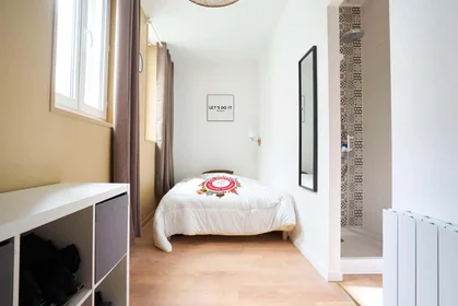 Özel oda konumu 149 Rue de Vesle, 51100 Reims, France, 1 10 görüntüsü